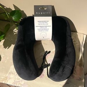 Bugatti Neck Pillow